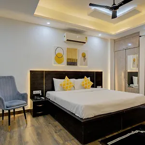 Hotel The Empire Studioz Golf Course Road With Kitchen & Balcony One Horizon Center Paras Hospital Cyber, Gurgaon